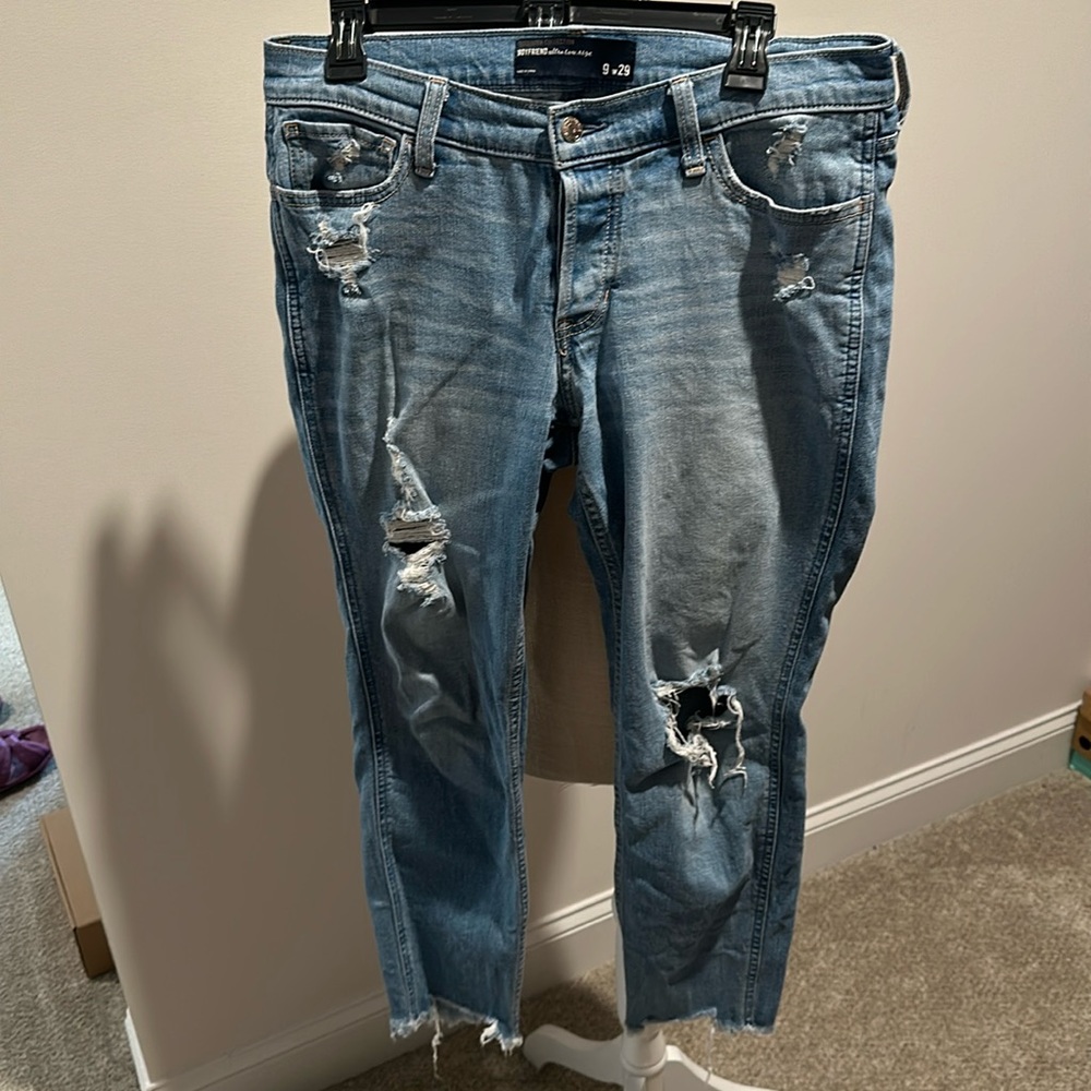 Woman’s Hollister Boyfriend Capri